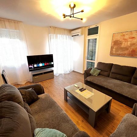 Ana Appartement Split Buitenkant foto
